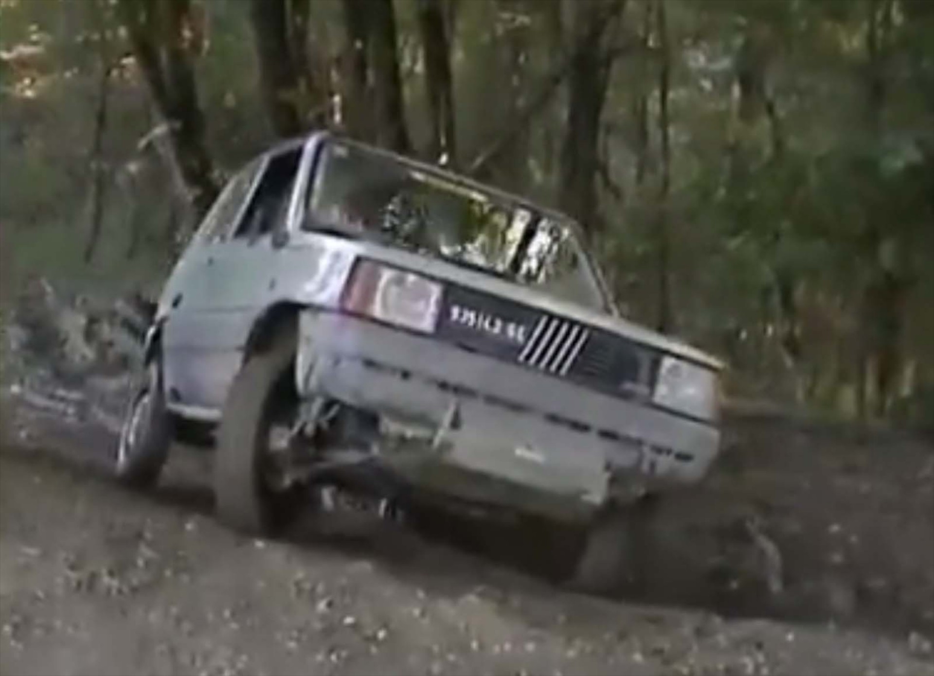 Fiat Panda 4x4: Τα μικρά που δεν μασάνε! (video)