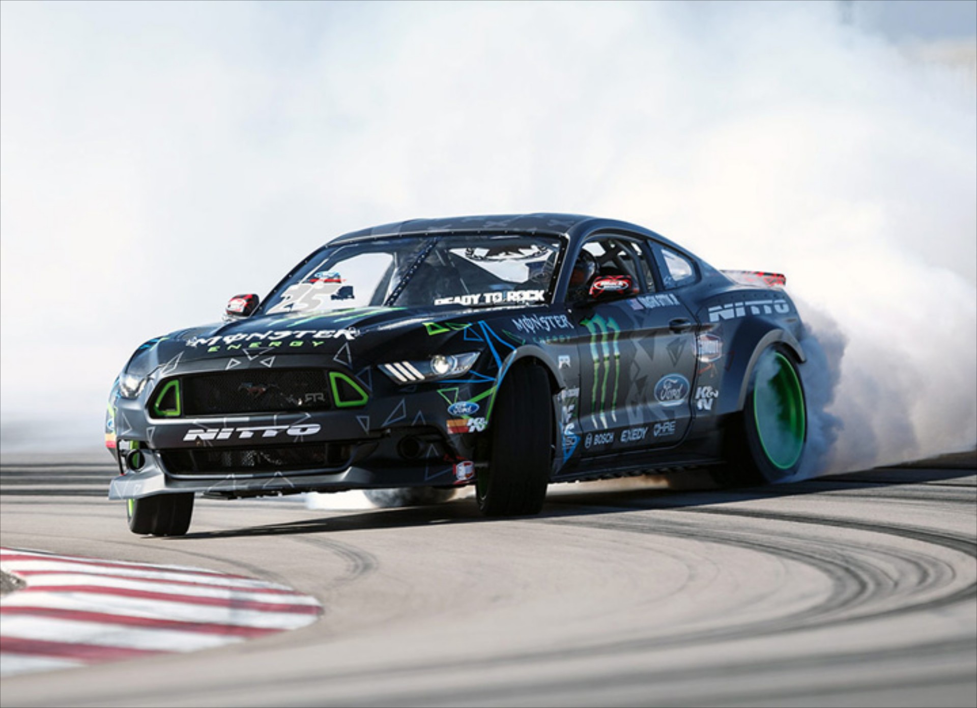 Τεράστια «πάντα» με Ford Mustang RTR (video)