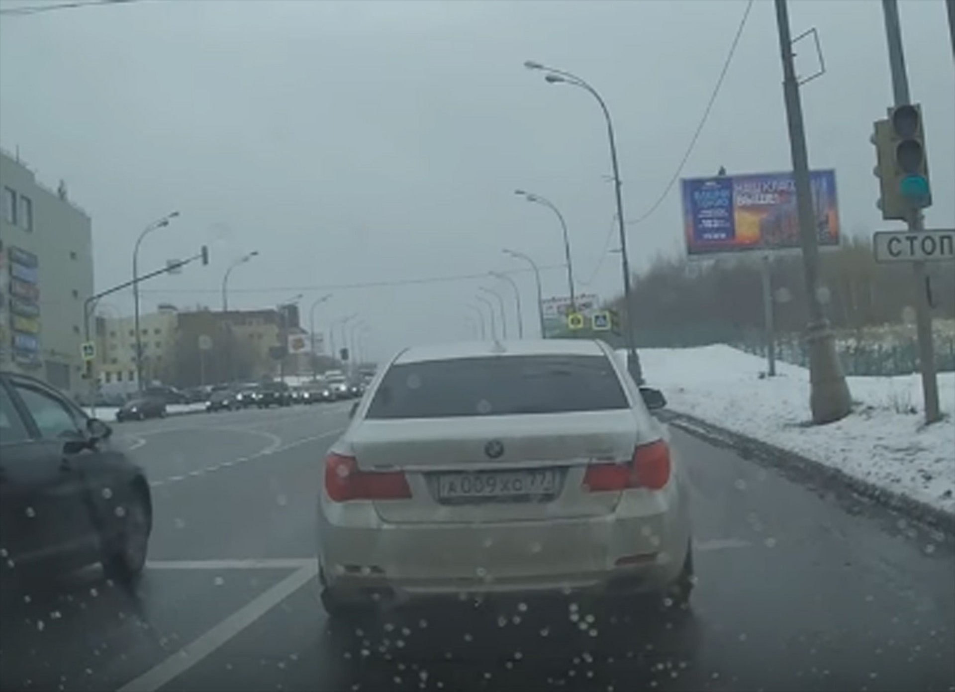 Όταν δεν έχεις χέρια (και μυαλό), έχεις χρήματα (video)