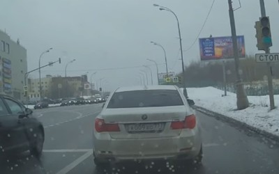 Όταν δεν έχεις χέρια (και μυαλό), έχεις χρήματα (video)