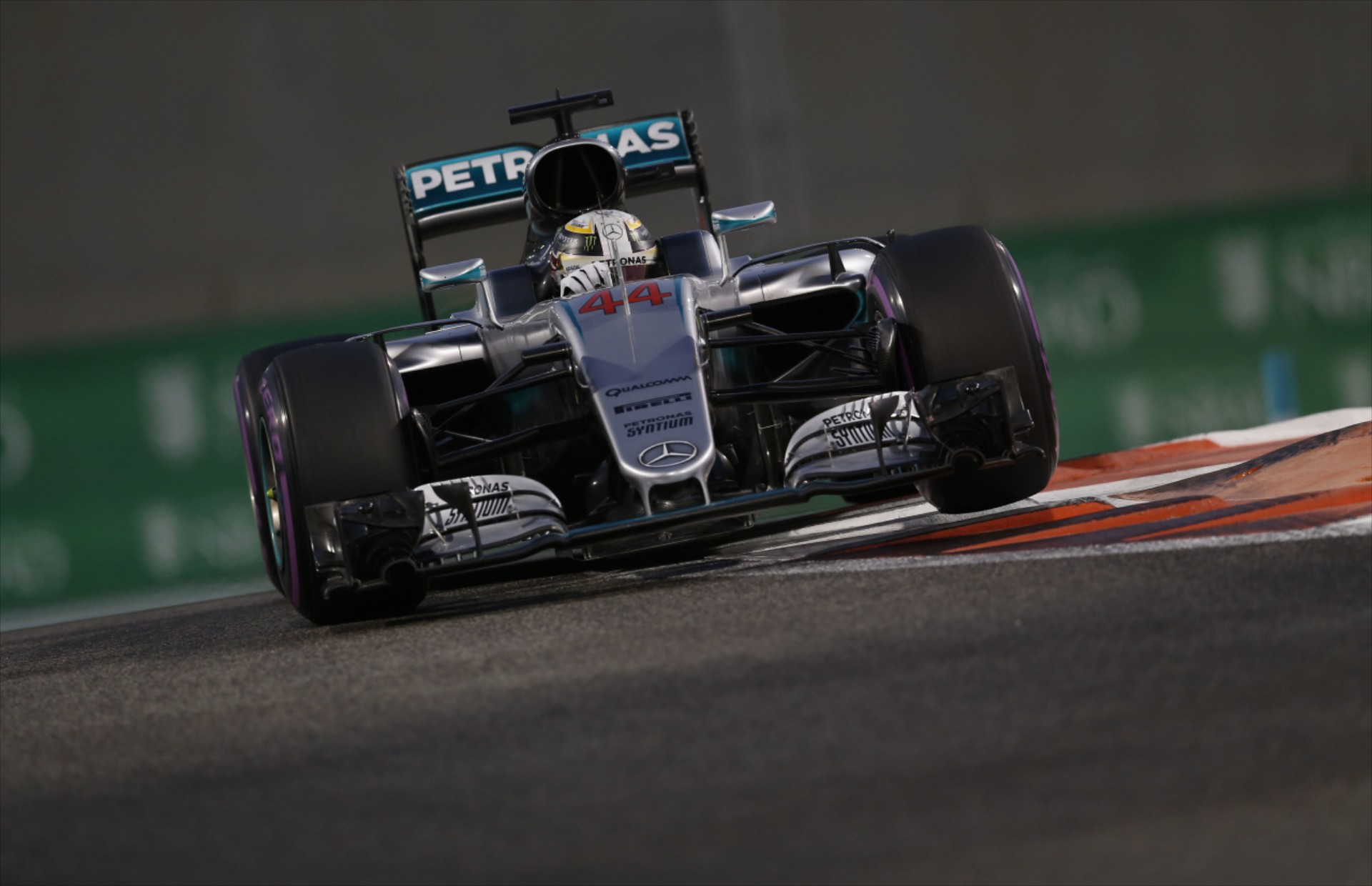 F1: Η Pole στον Hamilton, δεύτερος ο Rosberg