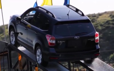 Ένα Subaru Forester δοκιμάζεται στα... δύσκολα (video)
