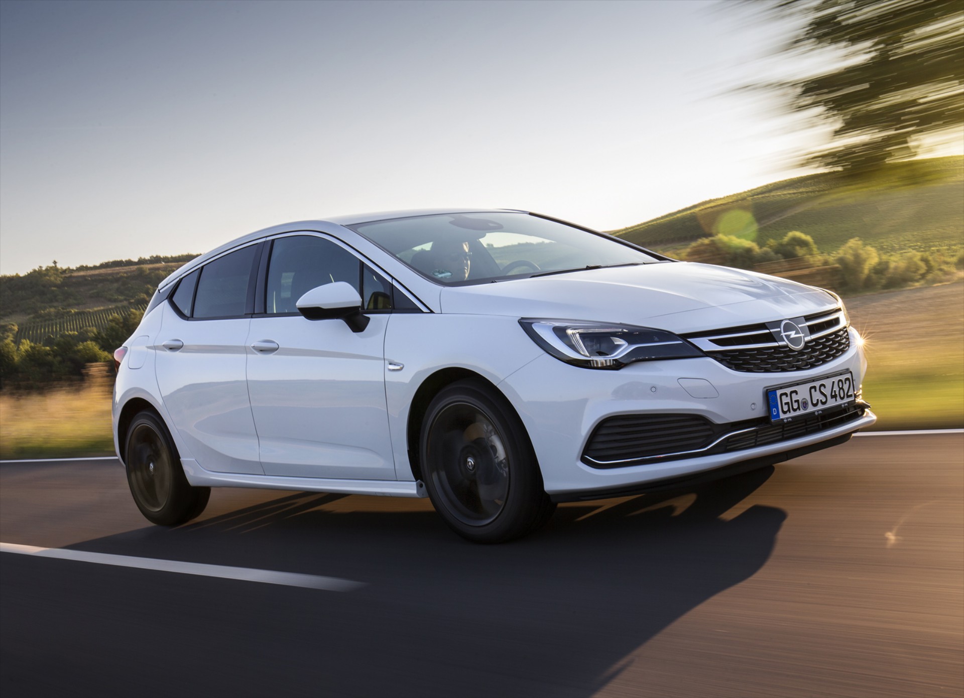 Το Opel Astra πάει και μόνο του