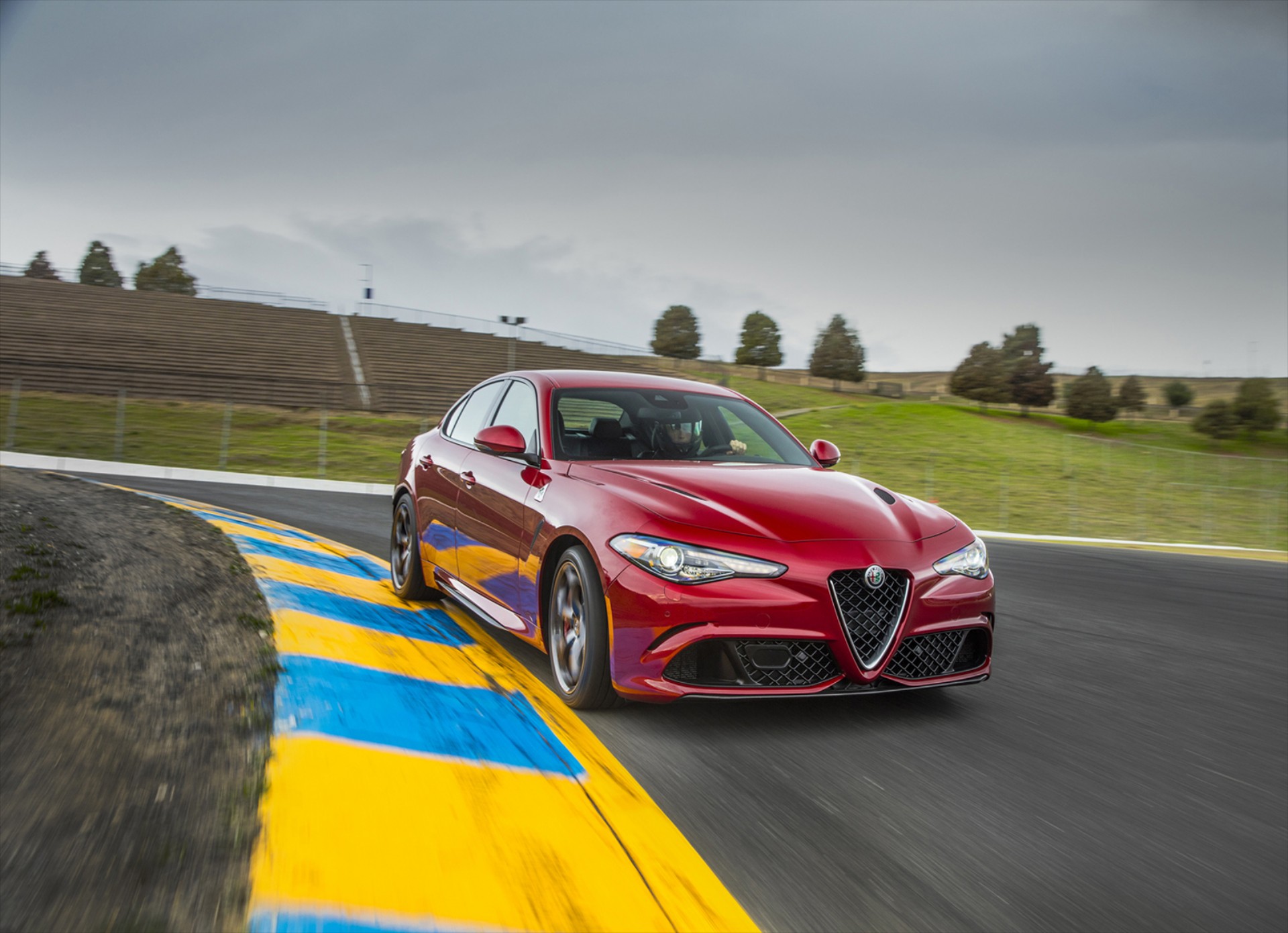 Alfa Romeo Giulia με 350 PS στα σκαριά