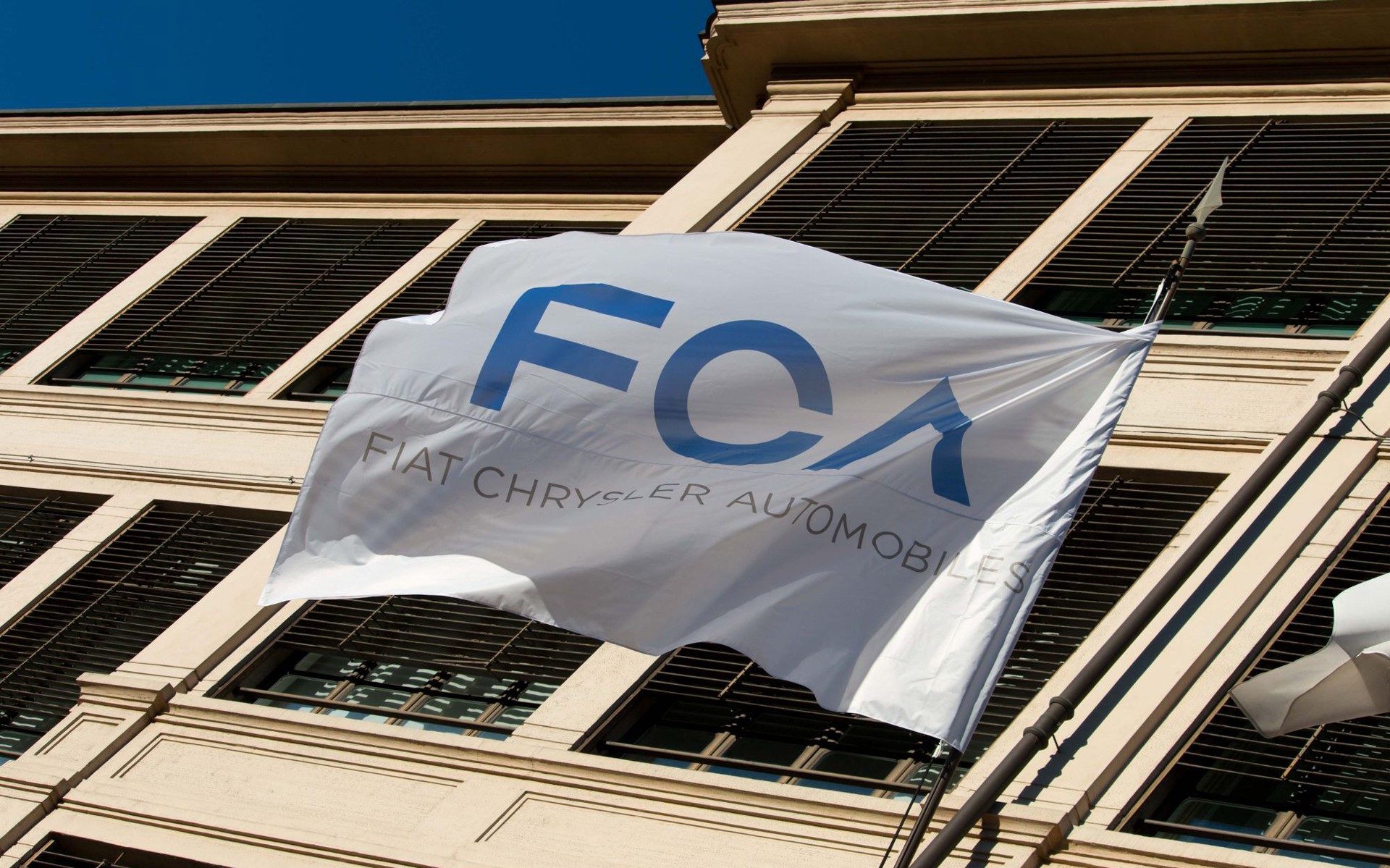 Οι ΗΠΑ κατηγορούν την FCA για χειραγώγηση ρύπων