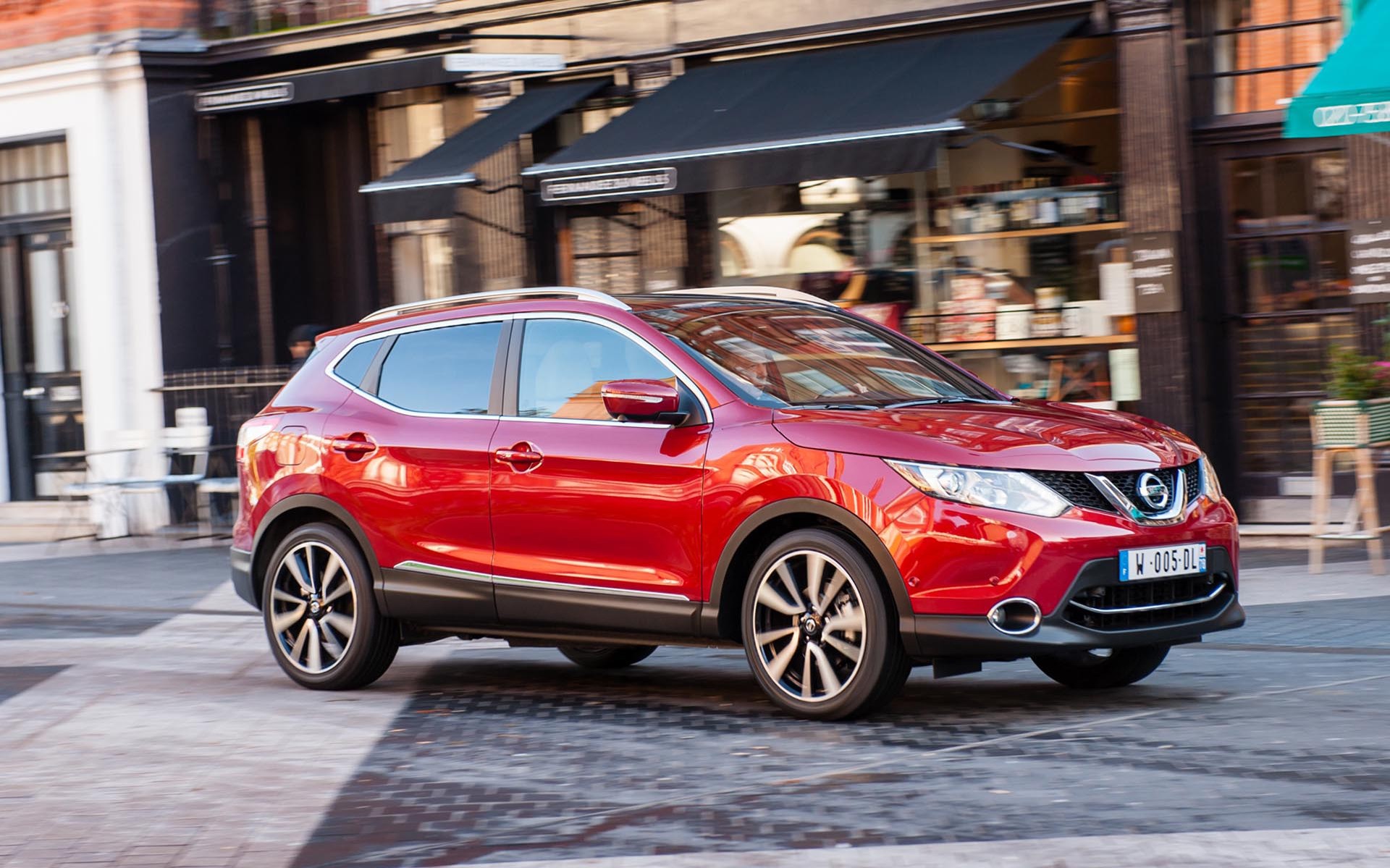 Μπροστά η Nissan με οδηγό το Qashqai