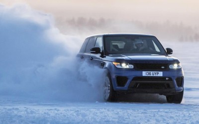 Το Range Rover επιταχύνει σε όλα τα εδάφη (video)