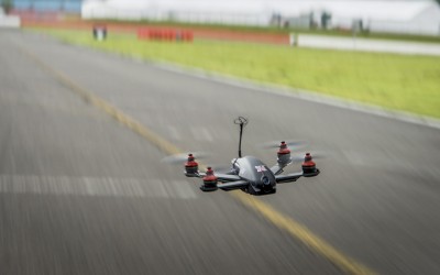 Πώς θα πάρετε άδεια για να πετάτε νόμιμα drone