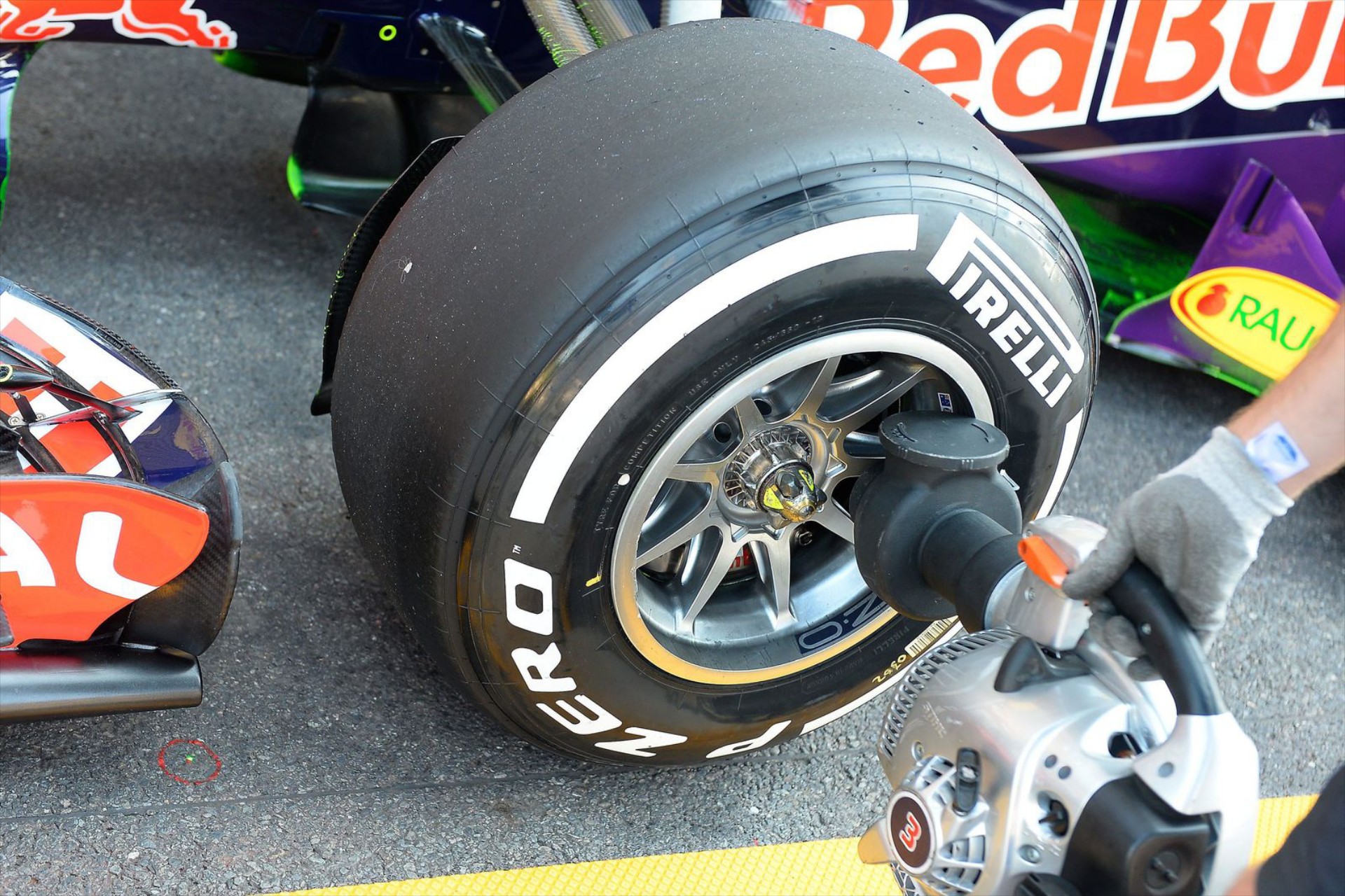 F1: Η Pirelli προβλέπει το 2017