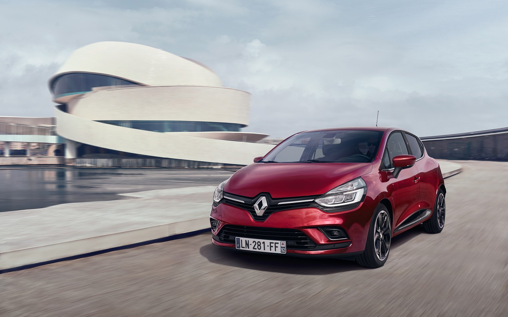 Το Clio τώρα από 10.990 ευρώ