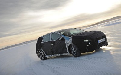 Το sport Hyundai στα χιόνια λίγο πριν αποκαλυφθεί (vid)