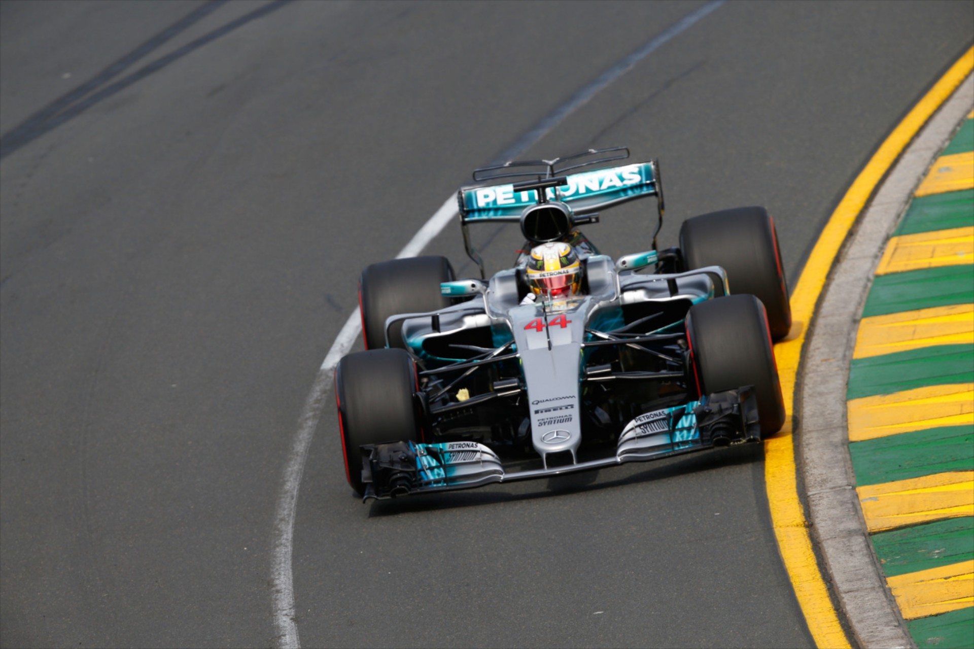 F1: Η Pole Position πήγε στον Lewis Hamilton