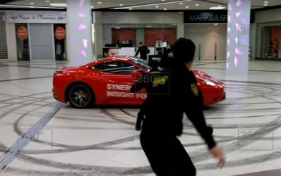 Με Ferrari California σε εμπορικό κέντρο... στη Ρωσία (video)