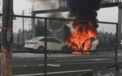 Γιατί ζητάει αποζημίωση 1 εκατ. δολάρια από την Tesla;