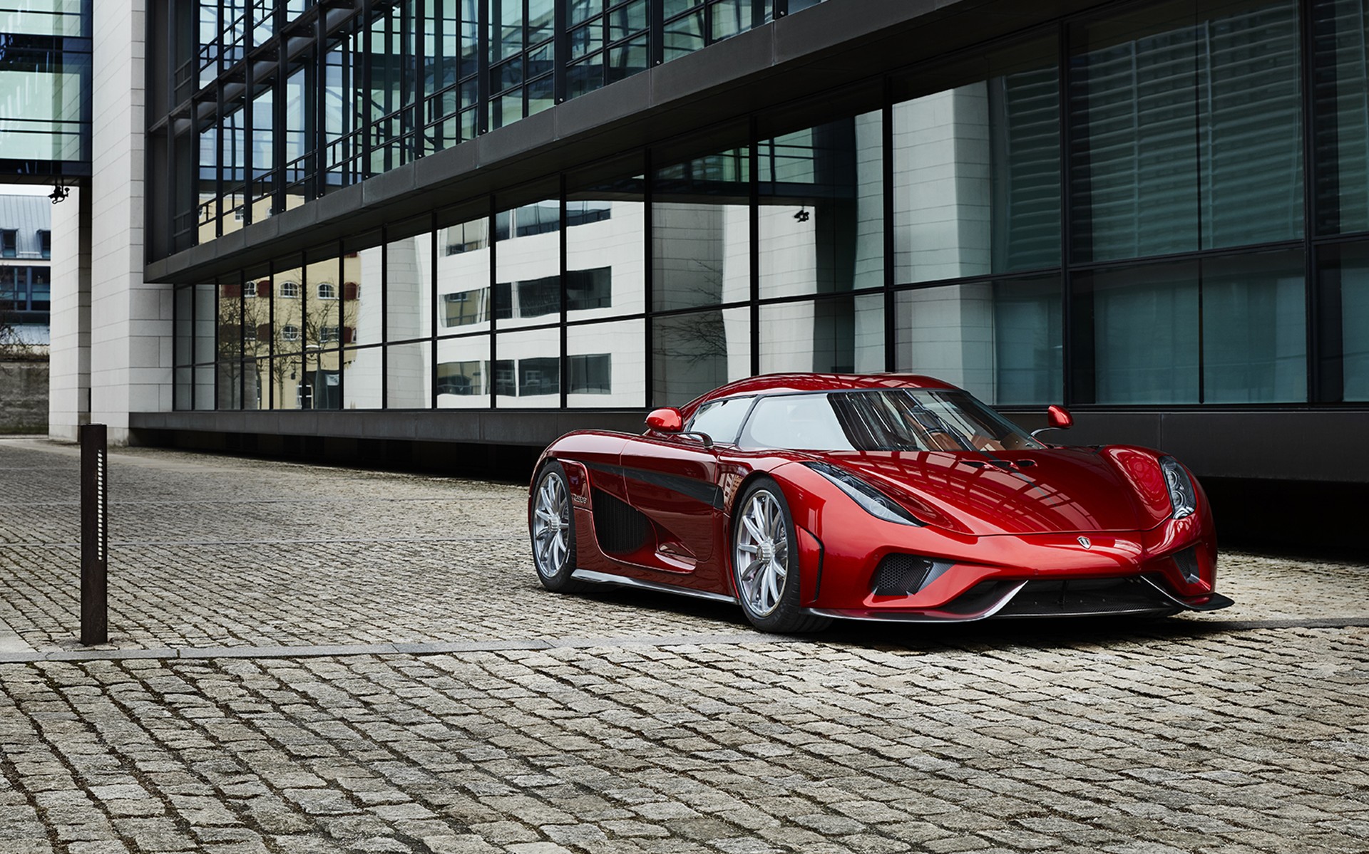 Η Koenigsegg προσλαμβάνει υπαλλήλους χωρίς… πτυχίο!