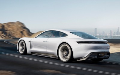 H Porsche στον δρόμο της τεχνολογίας