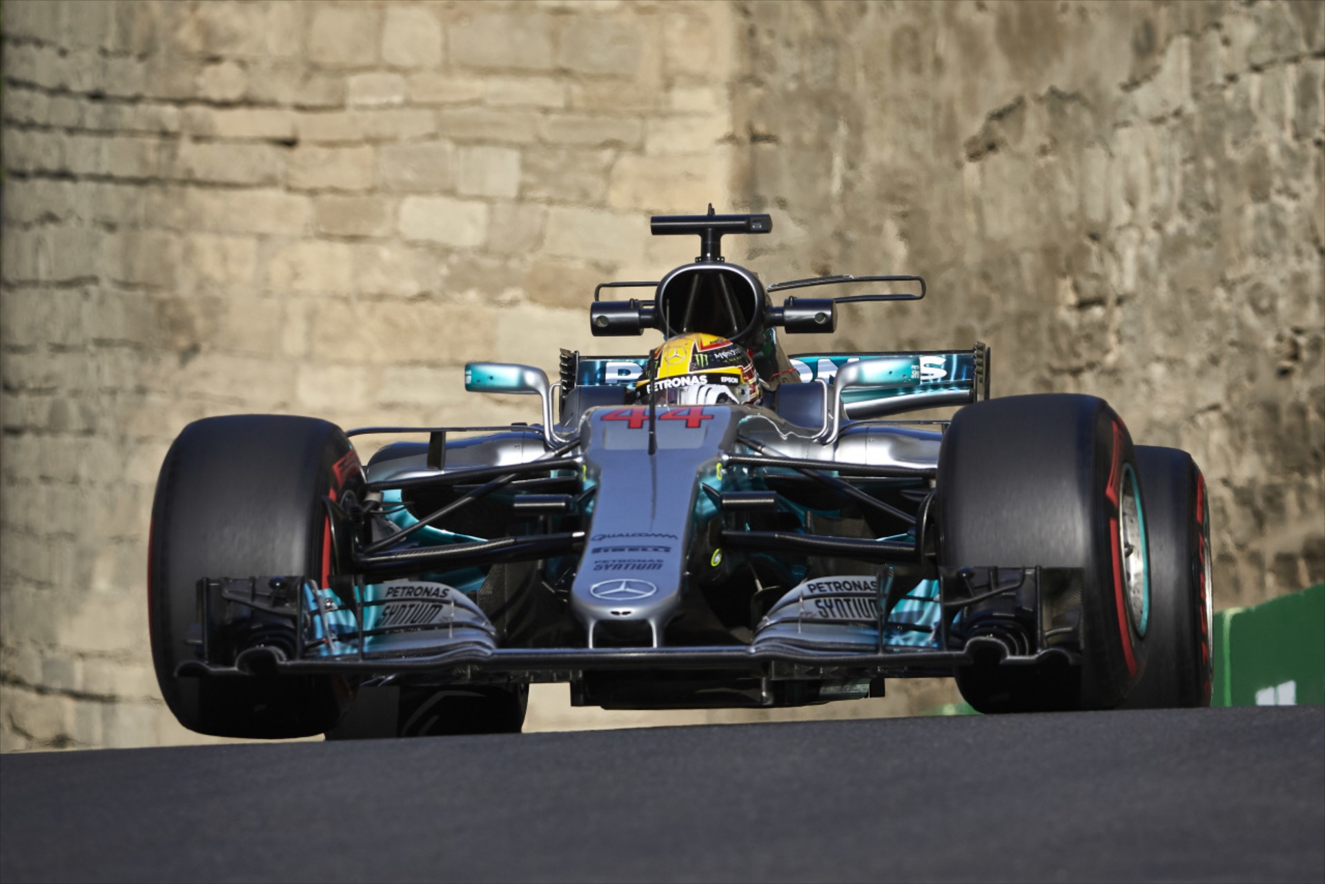 F1: Κλείδωσαν το 1-2 οι Mercedes στα προκριματικά