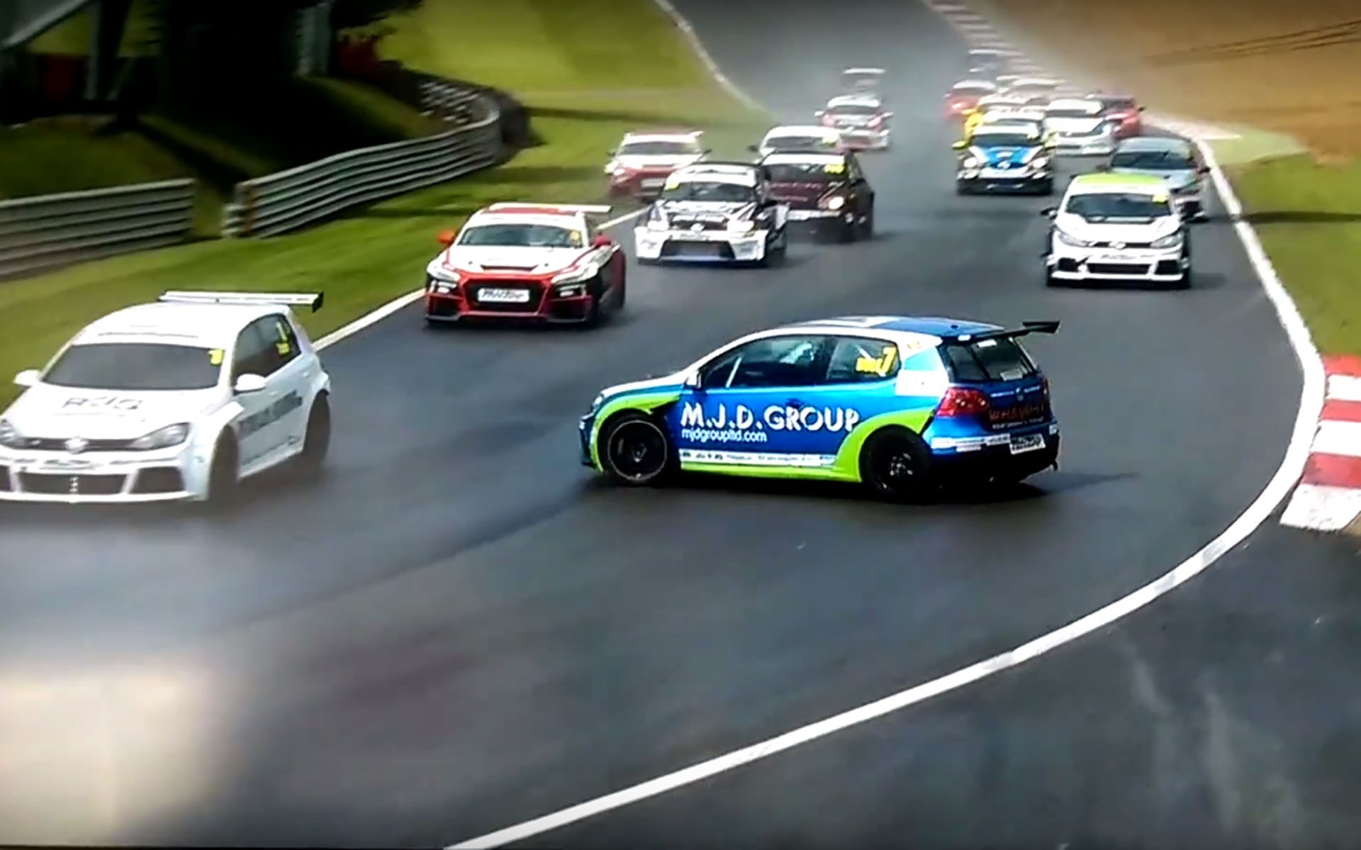 Το καλύτερο σώσιμο από αγωνιστικό Volkswagen Golf (video)