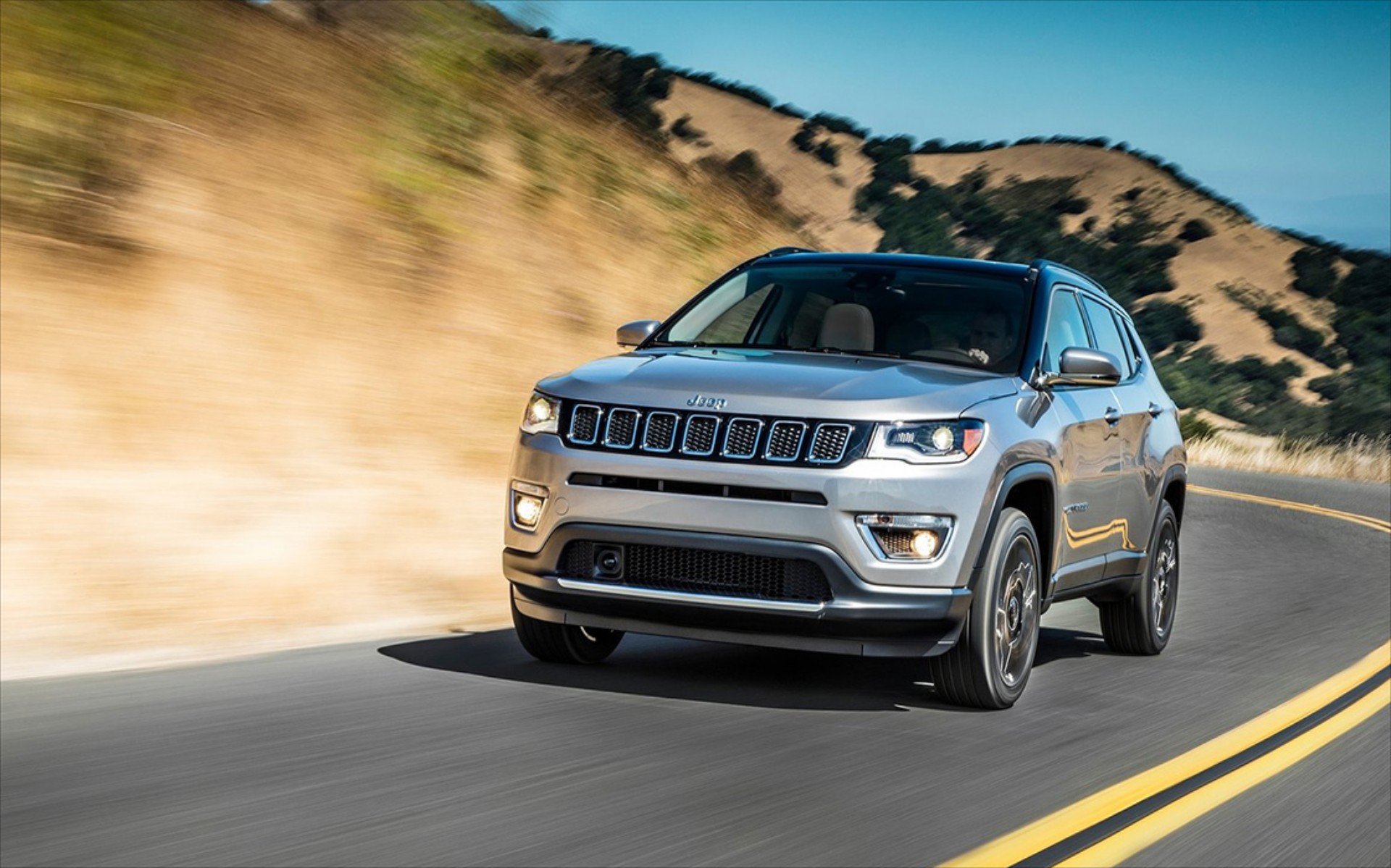 Πάτησαν Ελλάδα τα πρώτα Jeep Compass
