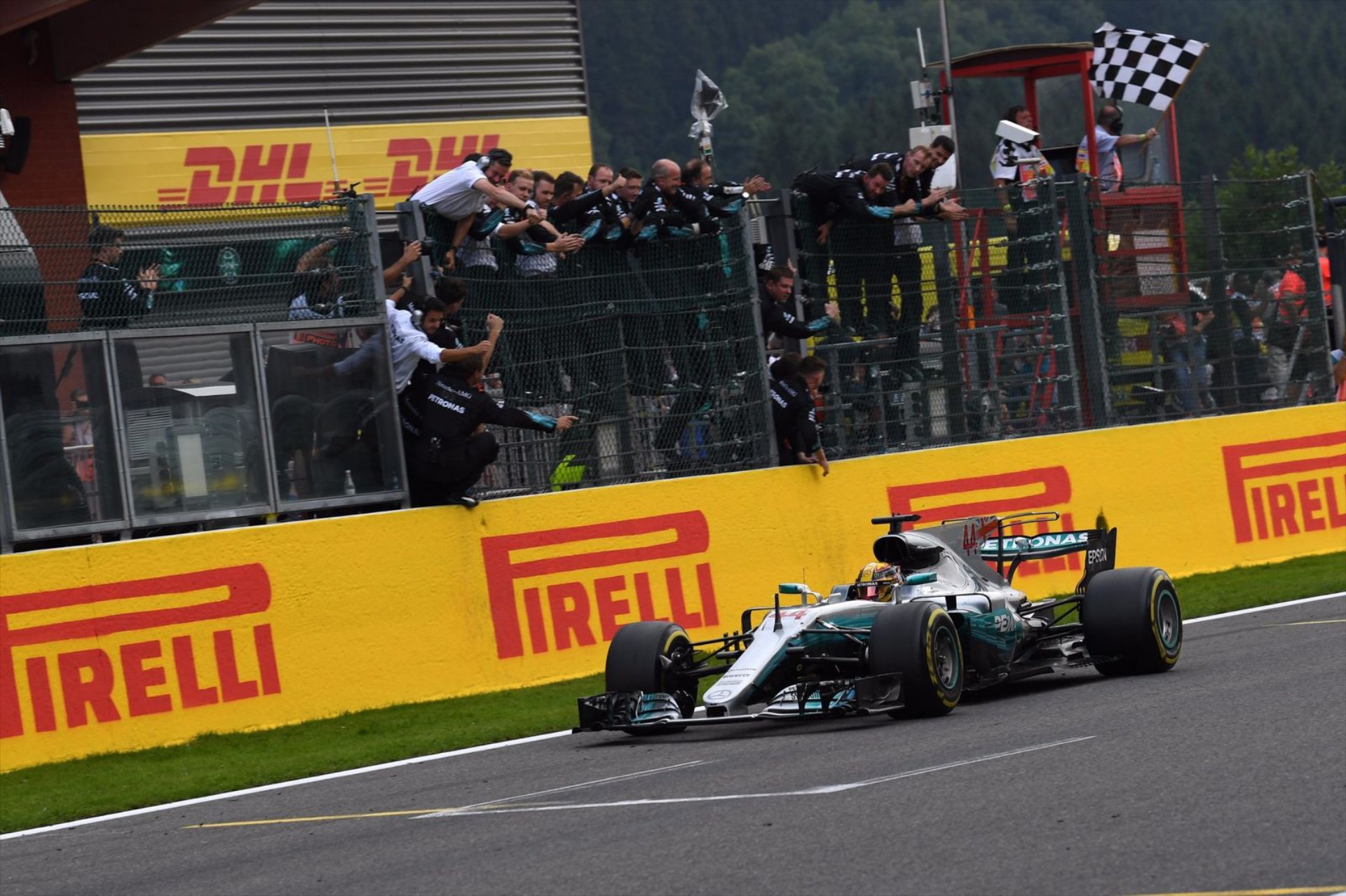 F1: Σημαντική νίκη για τον Hamilton στο Βέλγιο
