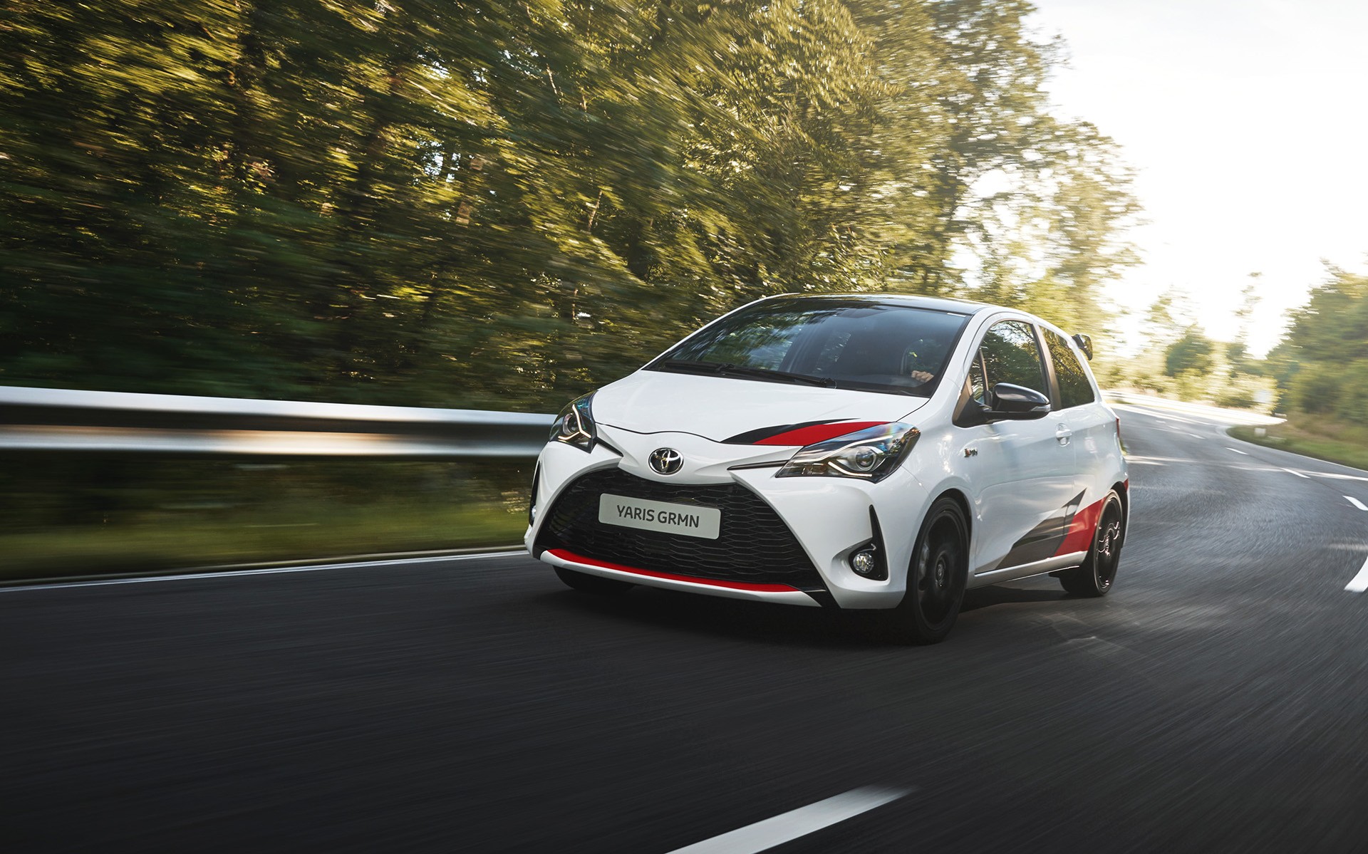 Σπορ υβριδικές εκδόσεις για τα Toyota