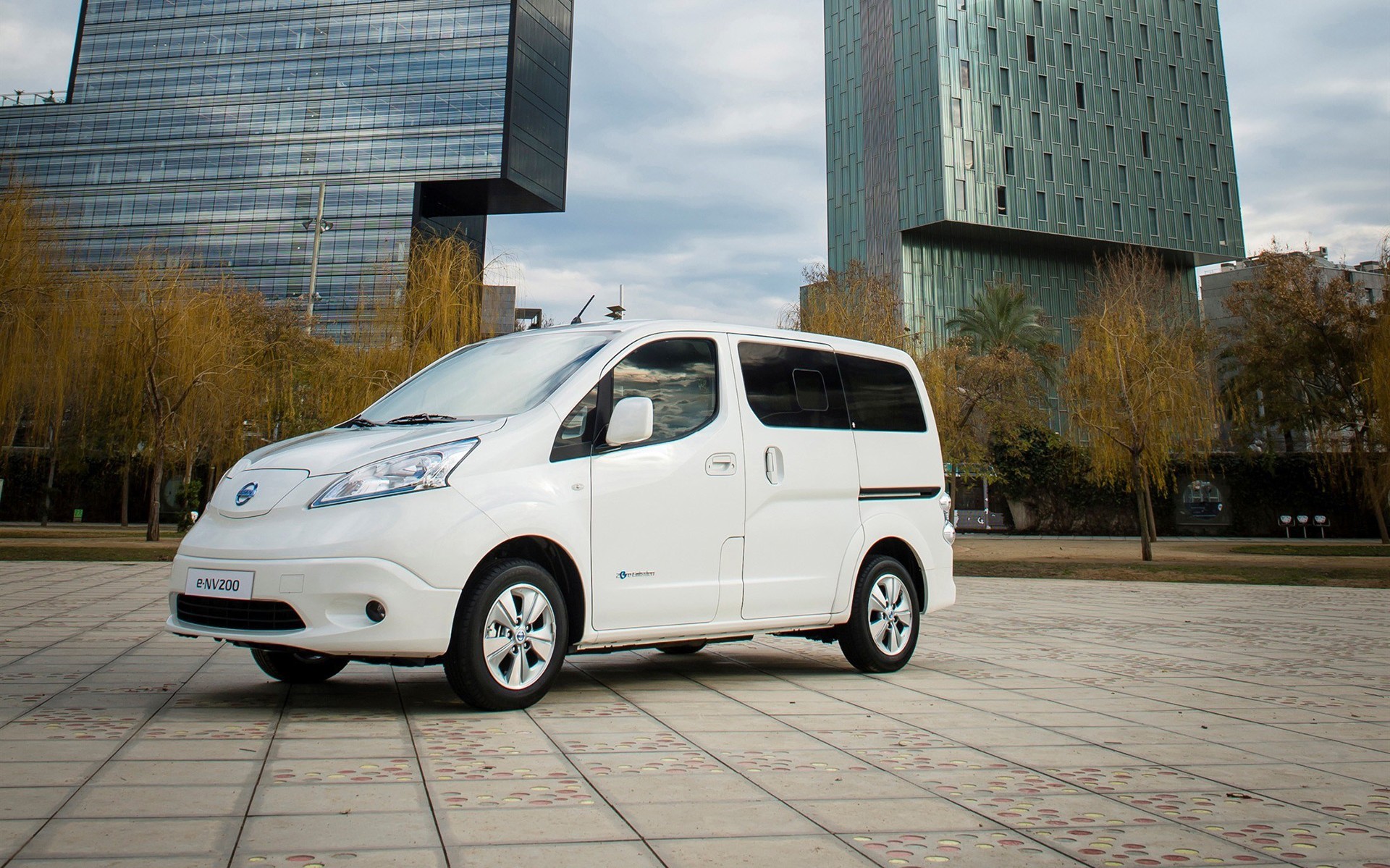 Στην Ελλάδα και το ηλεκτρικό βαν της Nissan