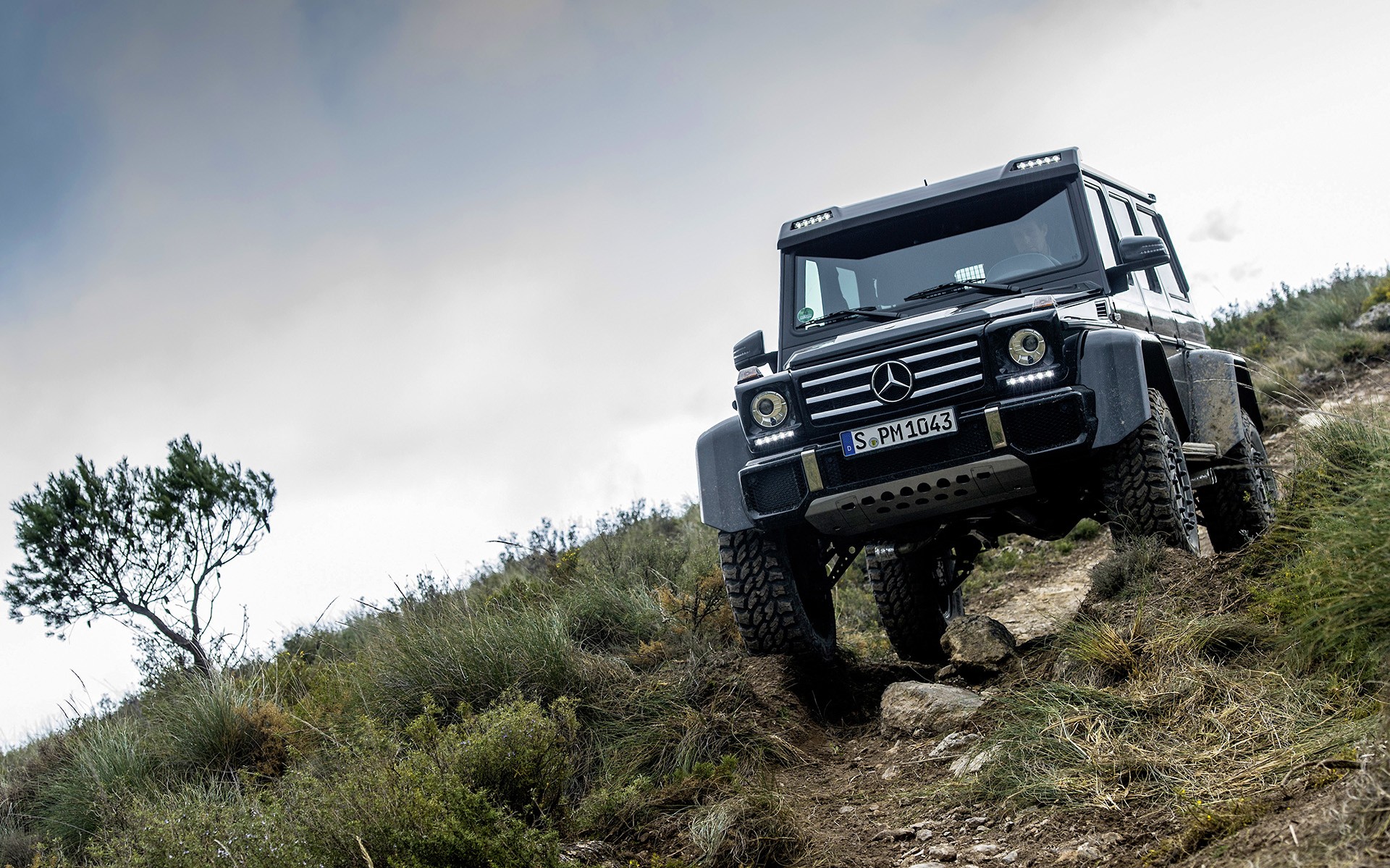Δεν έχετε ακόμη αγοράσει τη θηριώδη G-Class;