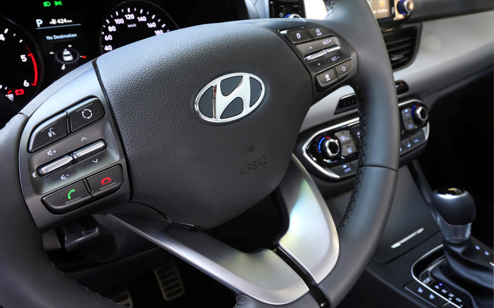 Hyundai i30 με Forward Collision-Avoidance Assist (FCAA) - City