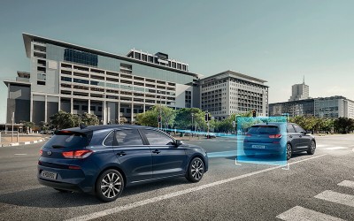 Hyundai i30 με Forward Collision-Avoidance Assist (FCAA) - Urban