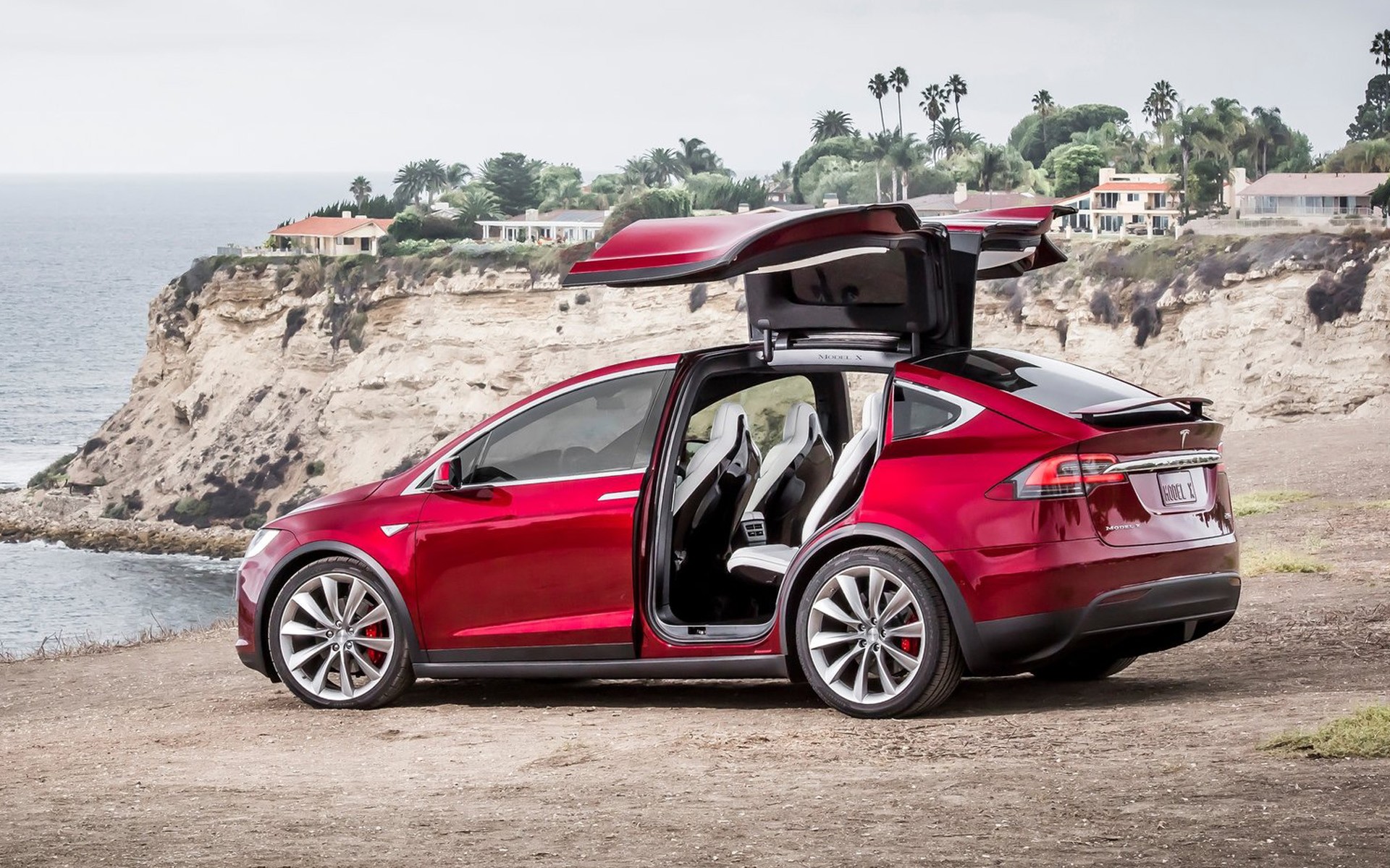 Πόσο βάρος έχει το Tesla Model X;