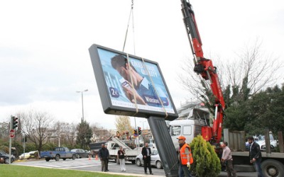 Εισαγγελική παραγγελία για τις διαφημιστικές πινακίδες