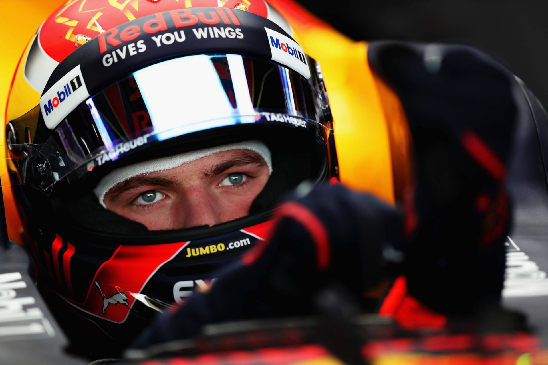 F1: Βιομετρικά γάντια στην F1 το 2018