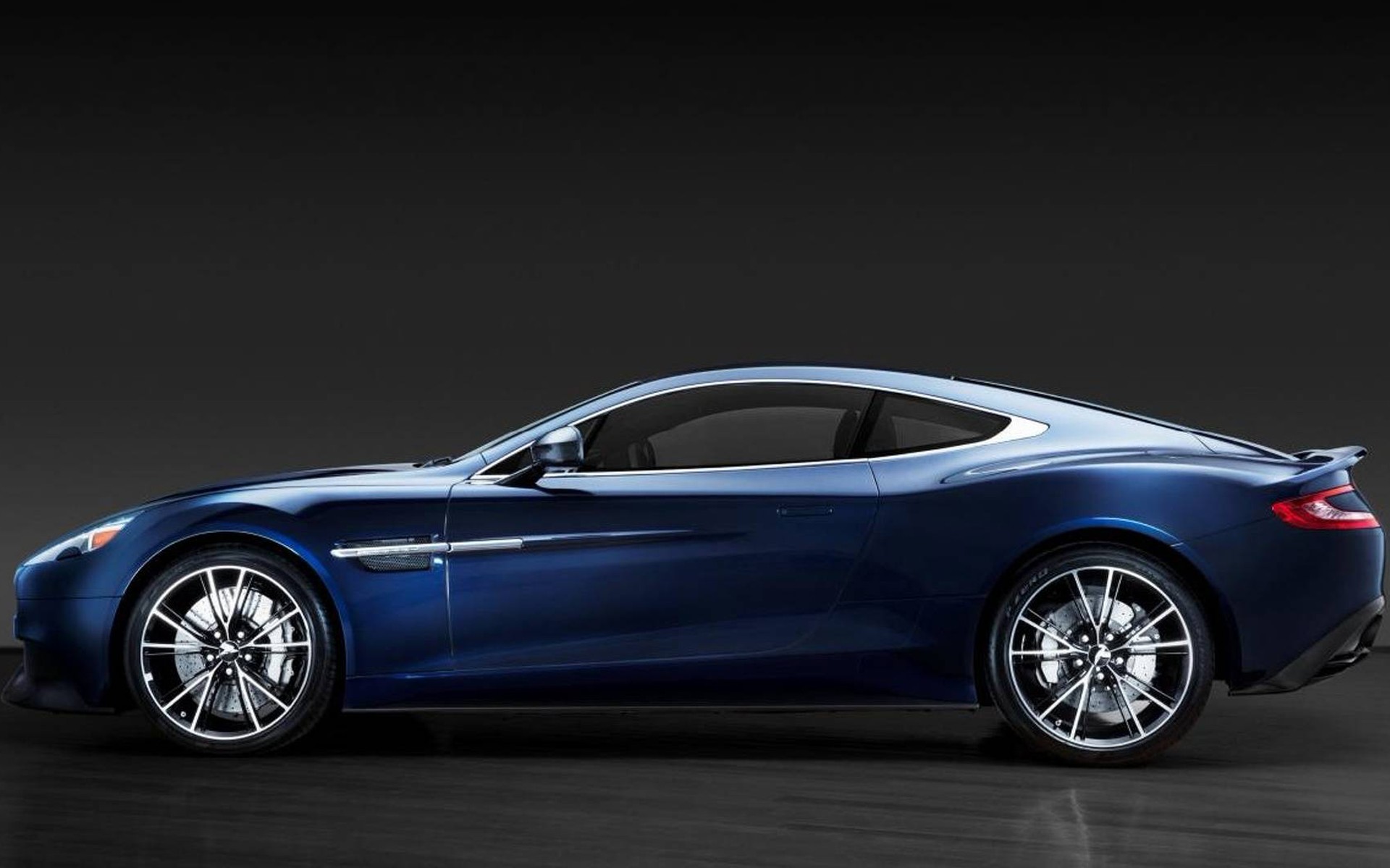 Αγόρασε -αν μπορείς- την Aston Martin του «James Bond»