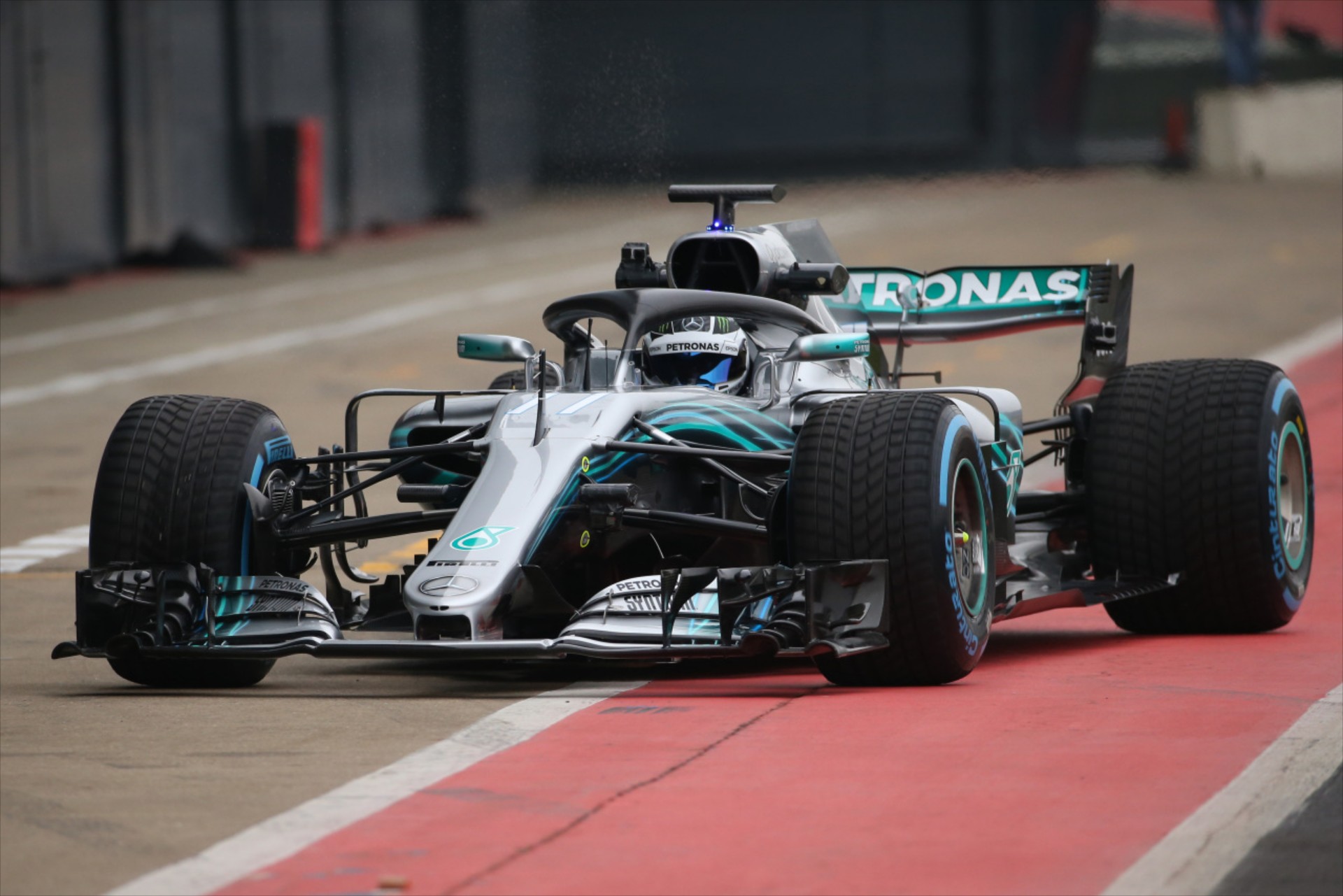 F1: Η Mercedes F1 W09 EQ Power+ είναι εδώ