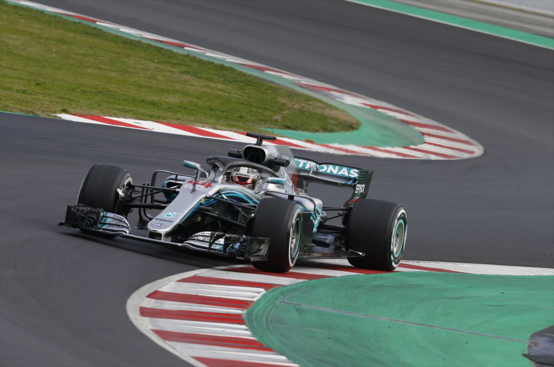 F1: Εμφατική νίκη στην Μελβούρνη θέλει ο Hamilton
