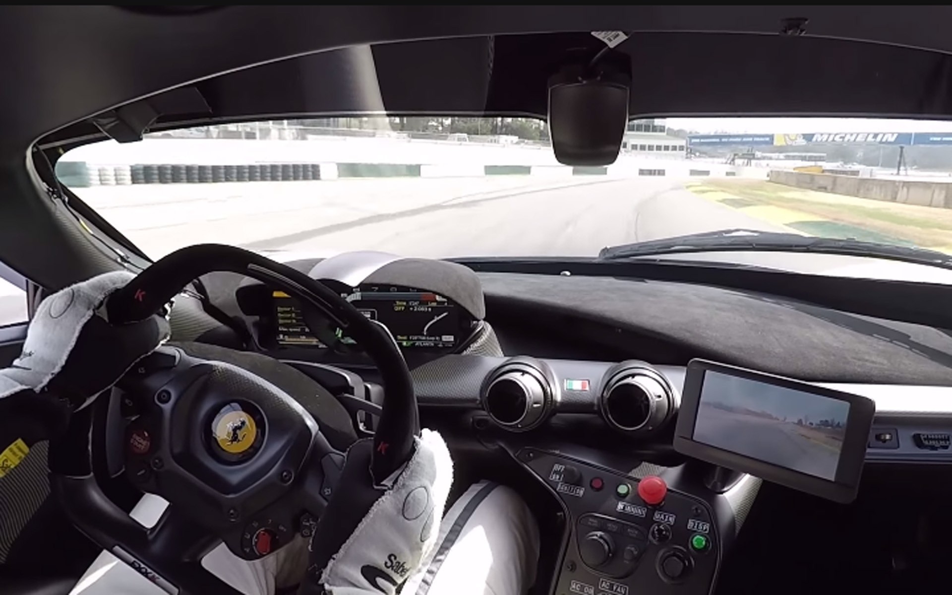 Έτσι ακούγεται μια Ferrari των 2,6 εκατομμυρίων ευρώ (video)
