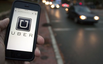 H UberX αναστέλλει τη λειτουργία της στην Αθήνα