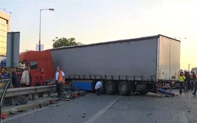 Υπό την επήρεια αλκοόλ ο οδηγός της μοιραίας νταλίκας (vid)