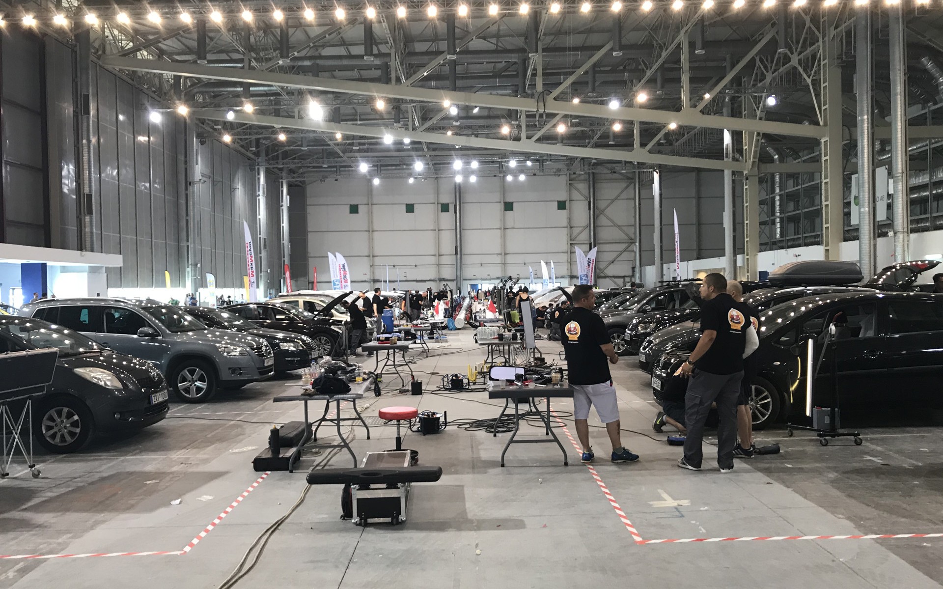 Επισκευές σε 400 αυτοκίνητα στον ίδιο χώρο