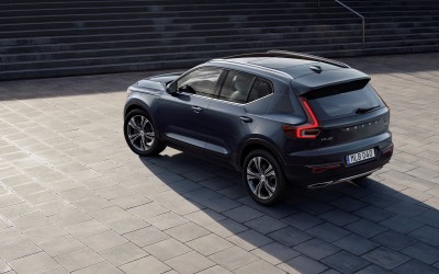 Νέες βασικές εκδόσεις για το Volvo XC40
