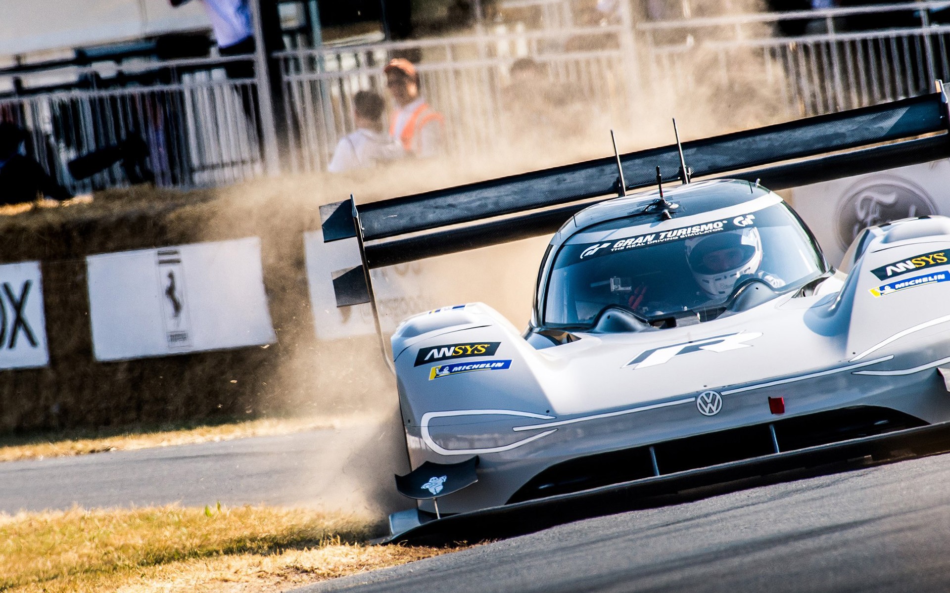 Μετά το Pikes Peak έσπασε το ρεκόρ και στο Goodwood! (vid)