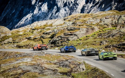 Μαγεία: Ταξίδι με τις Lamborghini στη Νορβηγία (vid)