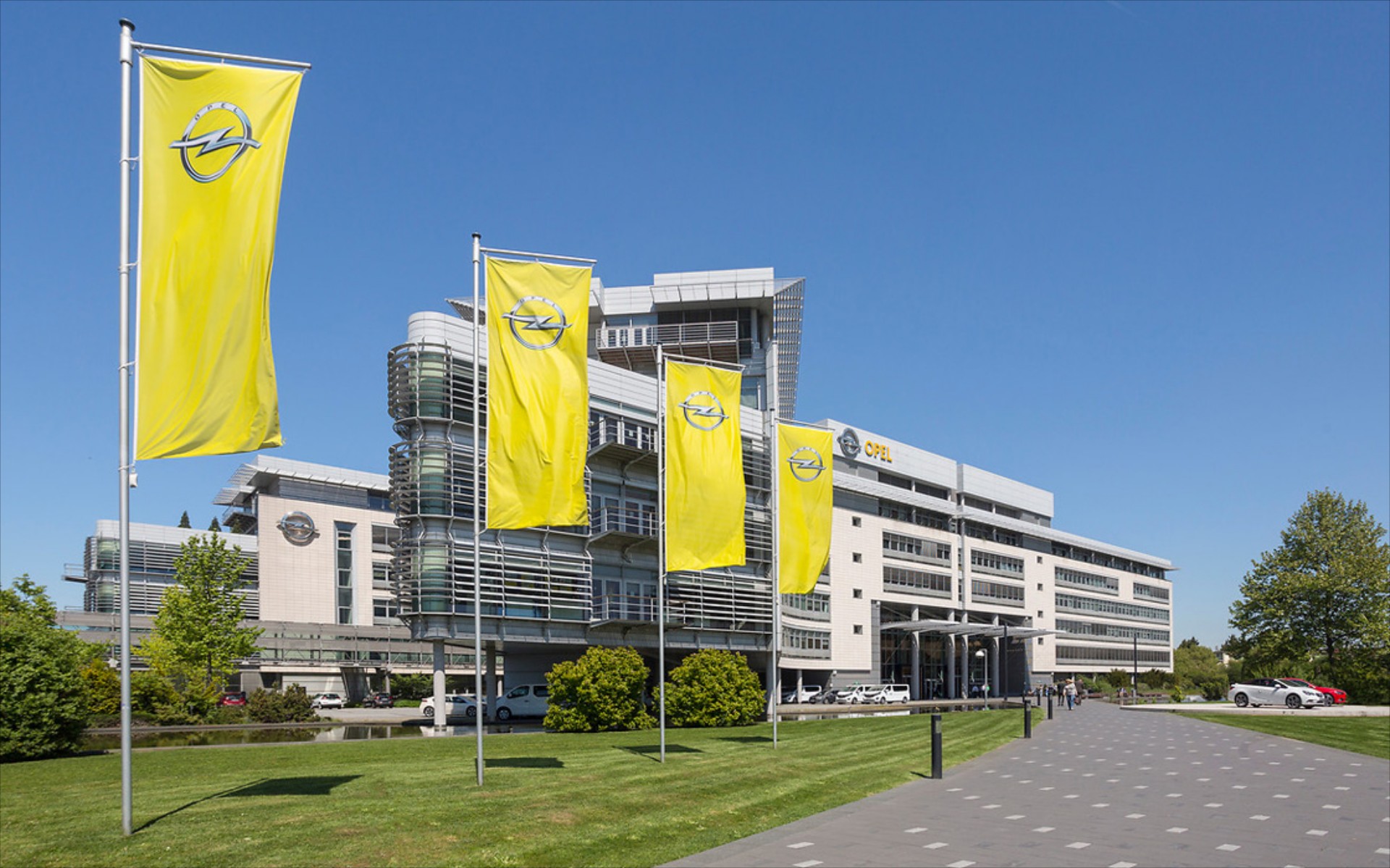 Ένας χρόνος μαζί: Opel - Peugeot - Citroen