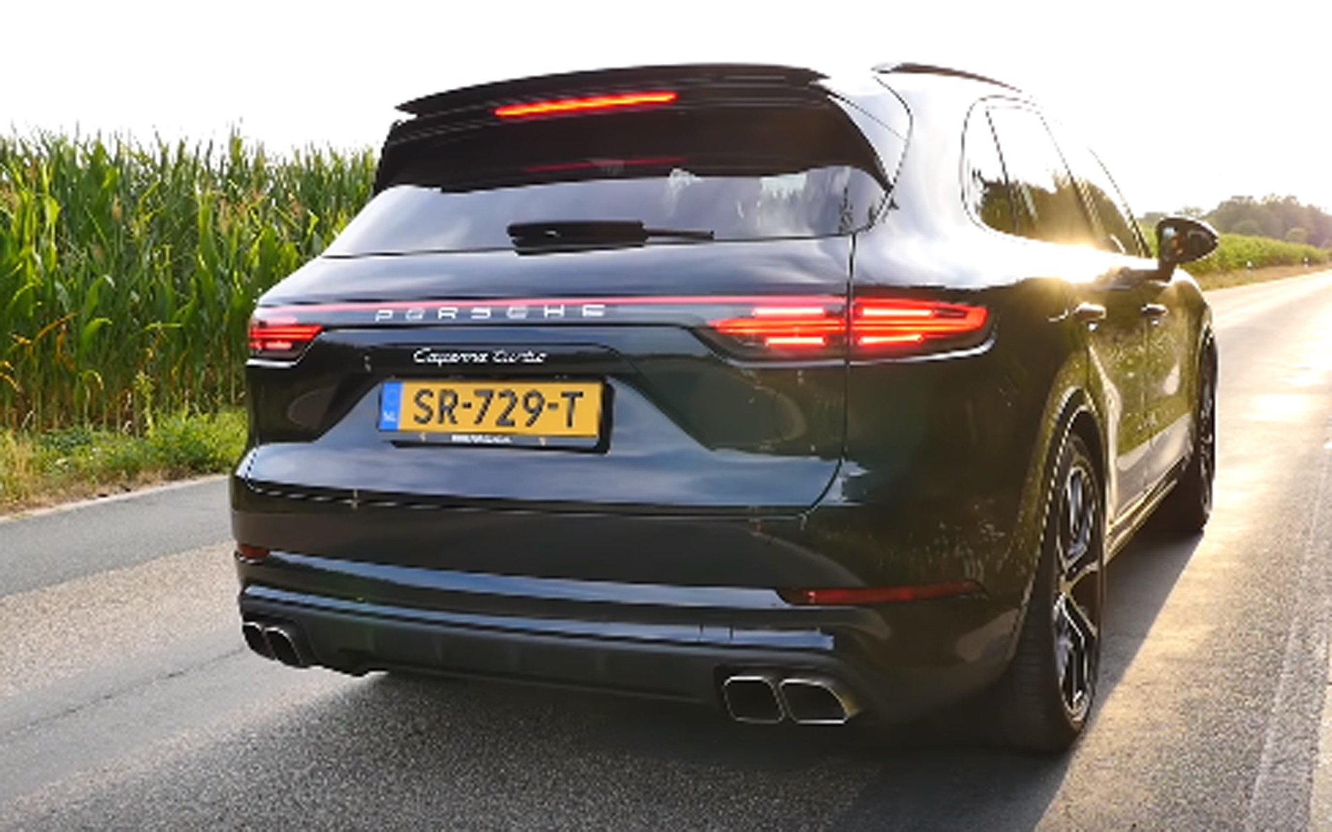 Δείτε πως μια Porsche Cayenne φτάνει τα 307 km/h (video)