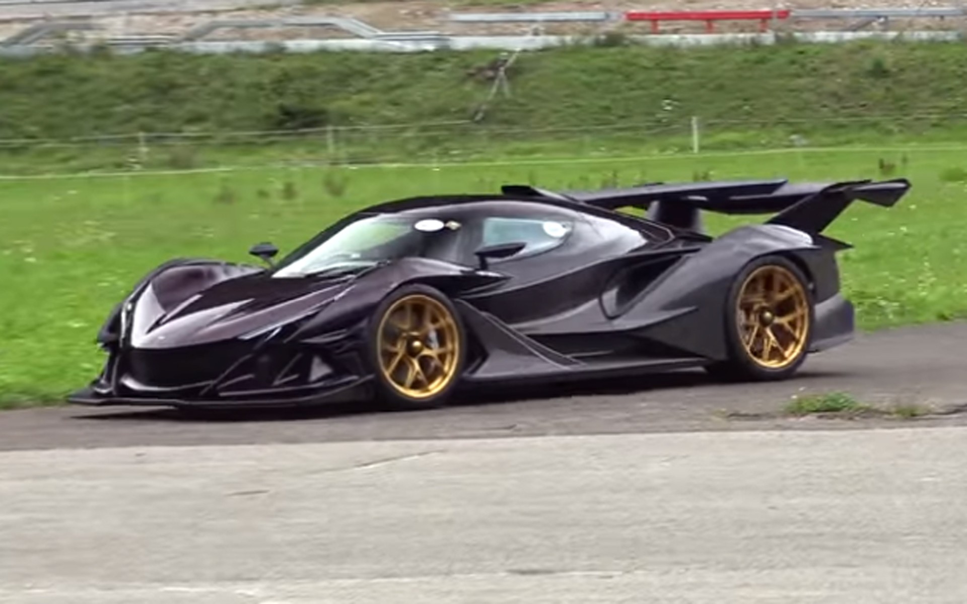 Το Apollo Intensa Emozione ακούγεται τρομακτικά δυνατά! (video)