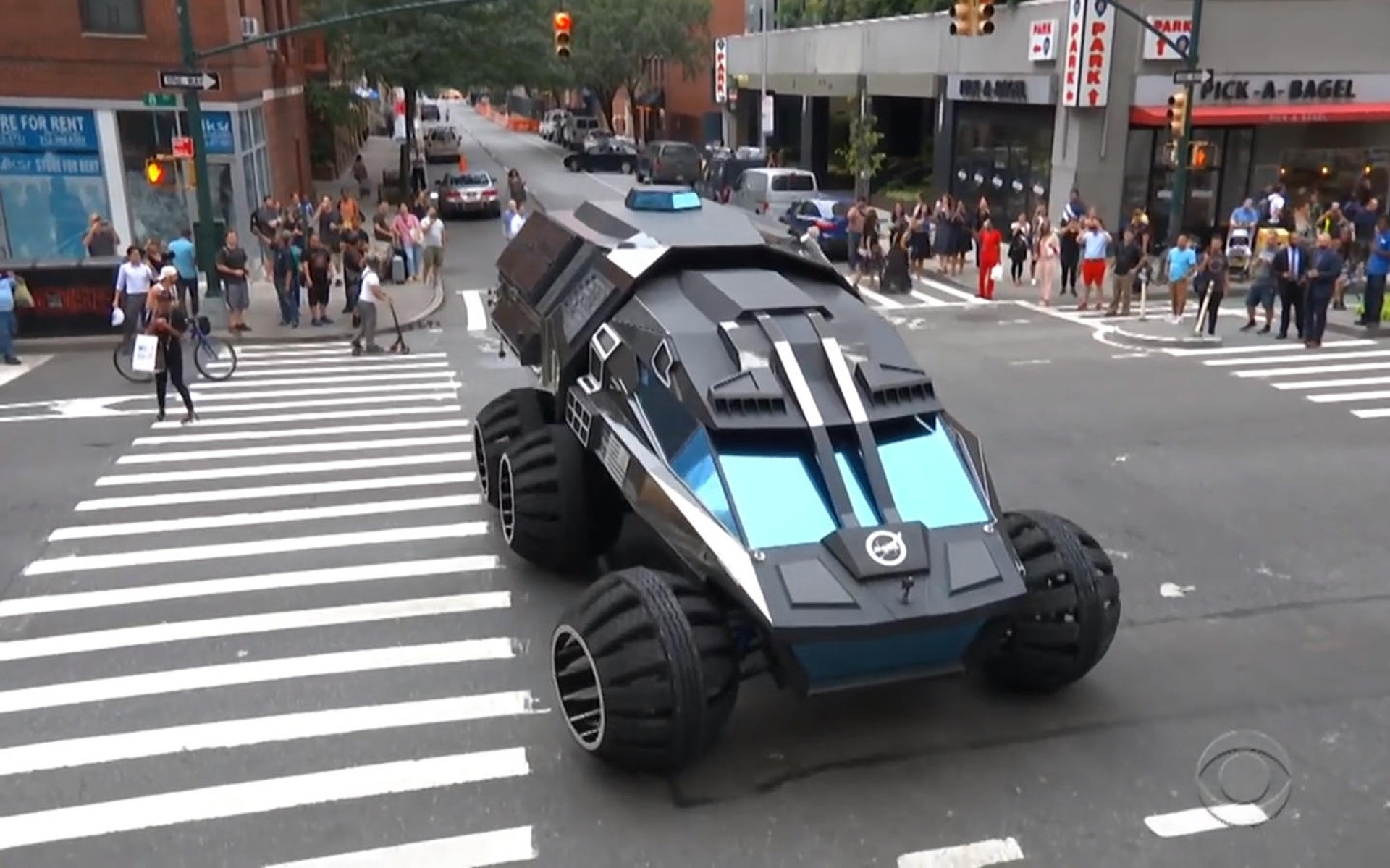 Με όχημα της NASA σε δημόσιο δρόμο; (video)