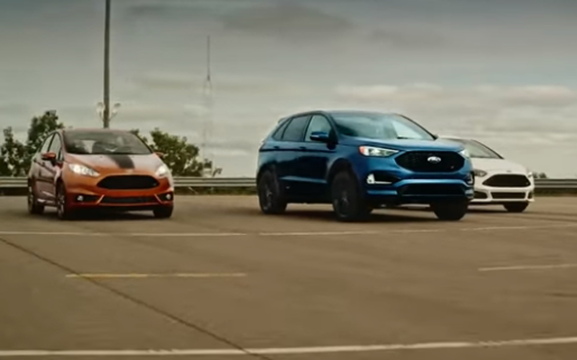 Τι μπορεί να κάνει το Ford Edge ST απέναντι σε άλλα ST; (vid)