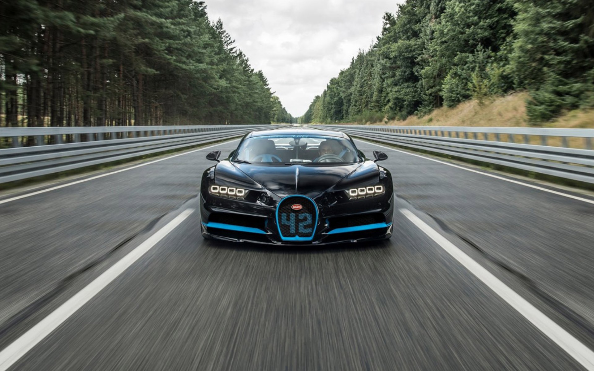 Πόση είναι η τελική της Bugatti Chiron; (vid)