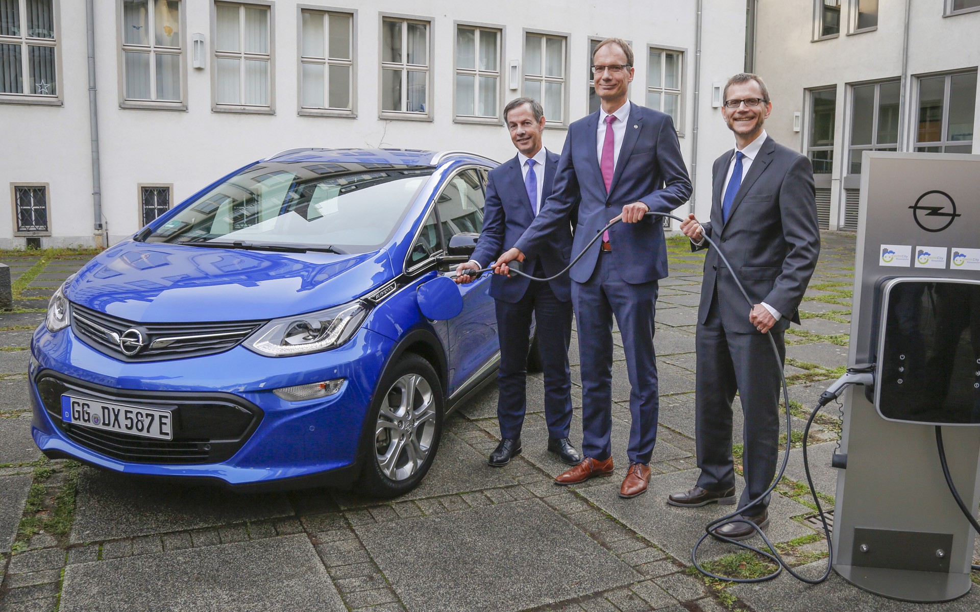 H γενέτειρα της Opel μετατρέπεται σε Νο1 «Ηλεκτρική Πόλη» στην Ευρώπη