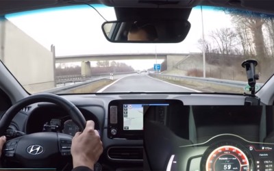 Το ηλεκτρικό Hyundai Kona είναι πιο γρήγορο απ'ό,τι στα… χαρτιά (vid)